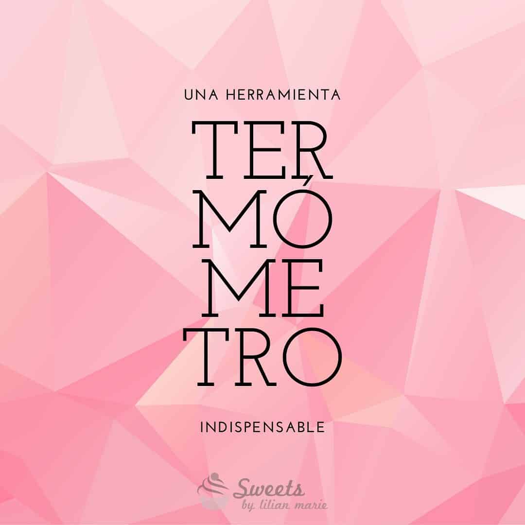 Buen lunes 👋🏻 a tod@s!!! Siempre escuchamos que en #repostería hay que seguir las medidas, cierto?  Pues eso incluye la #temperatura del horno! Y no hay cosa más exacta, que tener un #termómetro.  He escogido hablarles de esta herramienta porque tener un termómetro de #horno es indispensable.
Y por qué es tan importante, pues te contaré las cosas que pueden pasar por temperatura inadecuada (que es que ya me ha pasado de todo en repostería 🤦🏻‍♀️, así que tengo experiencia).

>Temperatura muy alta:
¨  Se cocinen solo los bordes y el centro quede crudo (o que esperes que se cueza el centro, pero ya tendrás los bordes quemados).
¨  No eleva o crece lo suficiente (se cocina muy rápido y no da tiempo a que haga todo el proceso).

>Temperatura muy baja:
¨  Resequedad (pasará más tiempo en el horno y perderá toda la humedad).
¨  Se desborde la mezcla del molde (da mucho tiempo para crecer y crece más de lo esperado).
¨  En galletas, por ejemplo, puede pasar que al no cocerse rápido las galletas pierdan su forma o se hagan muy delgadas (da tiempo a que la masa se derrita).

En fin, aunque no lo creas, la diferencia en el éxito 💪🏻de la receta puede estar ahí.

Si te gustó este post déjame un comentario y compártelo con algún amig@ que le guste la repostería 👩🏻‍🍳🧑🏽‍🍳
.
.
.
#elmomentomasdulcedetudia #sweetsbylilianmarie #tipsreposteros